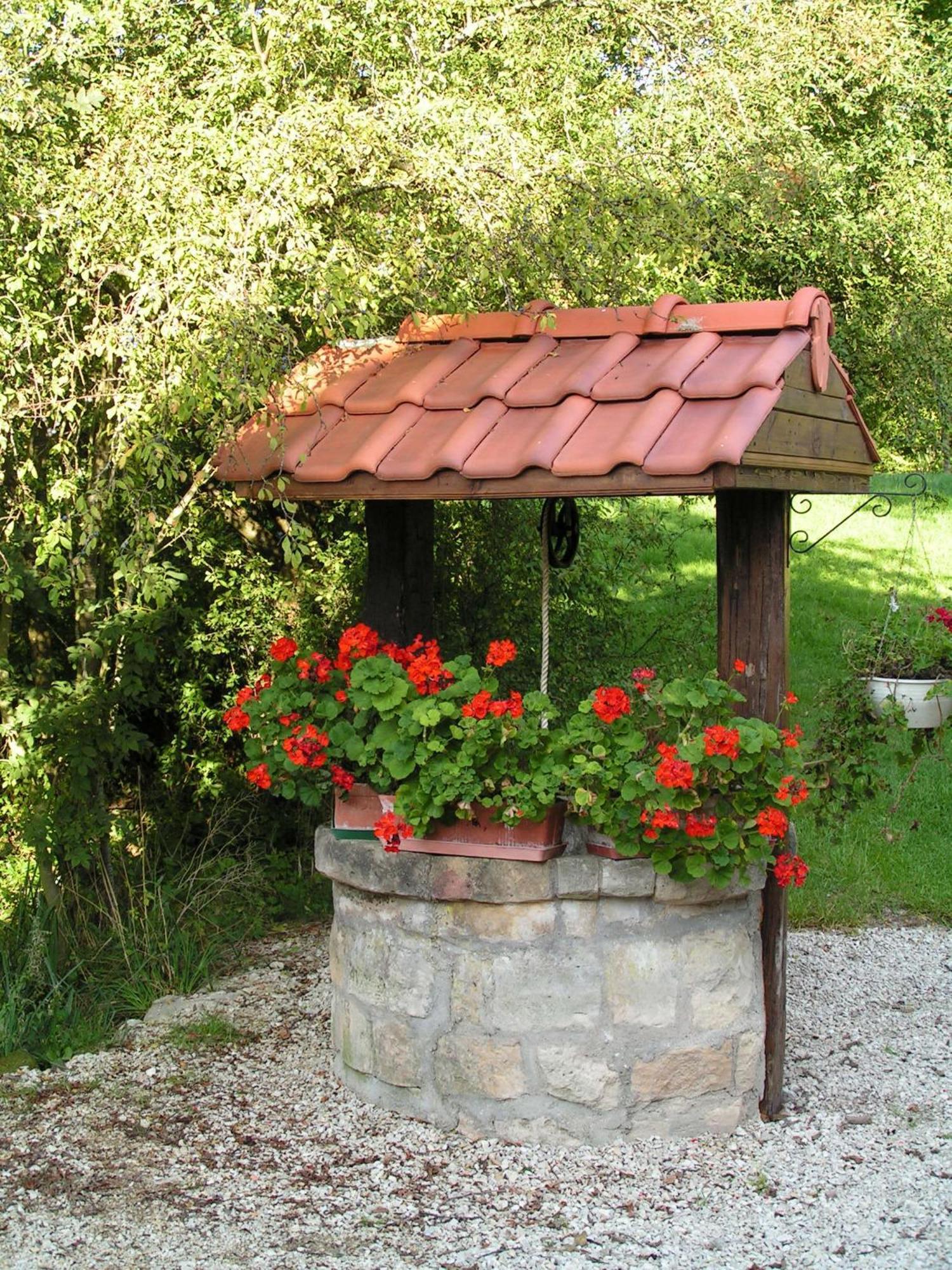 Logis Hotel Le Chantoiseau Chaumont-sur-Aire Eksteriør bilde