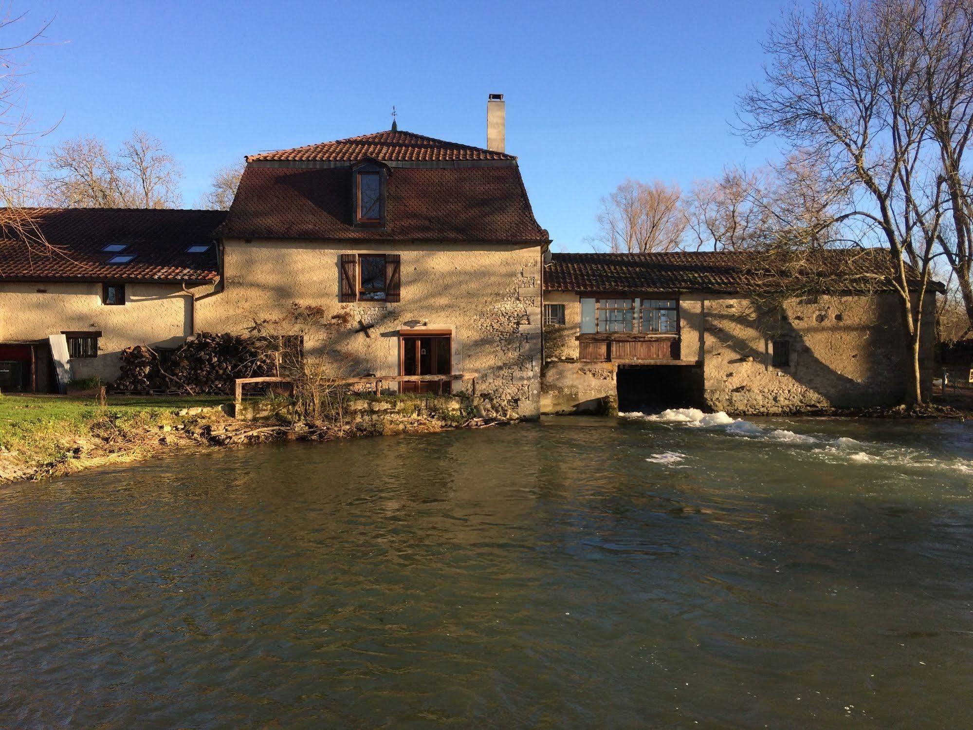 Logis Hotel Le Chantoiseau Chaumont-sur-Aire Eksteriør bilde