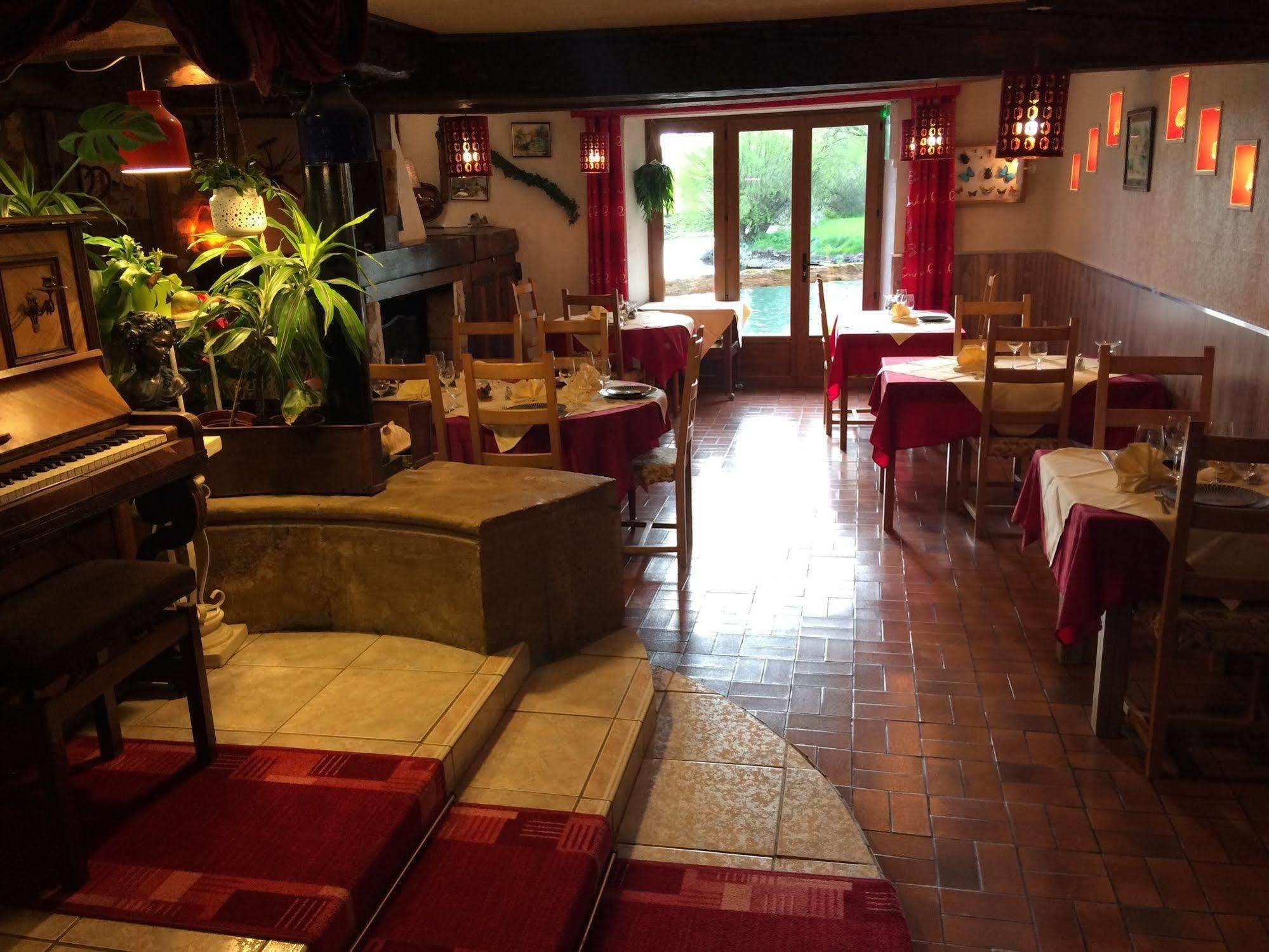 Logis Hotel Le Chantoiseau Chaumont-sur-Aire Eksteriør bilde