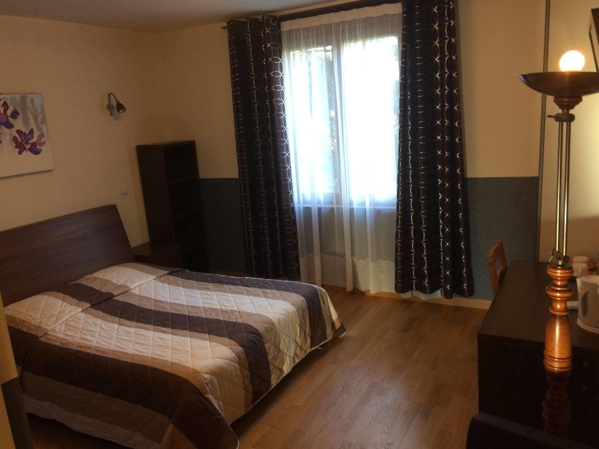 Logis Hotel Le Chantoiseau Chaumont-sur-Aire Eksteriør bilde