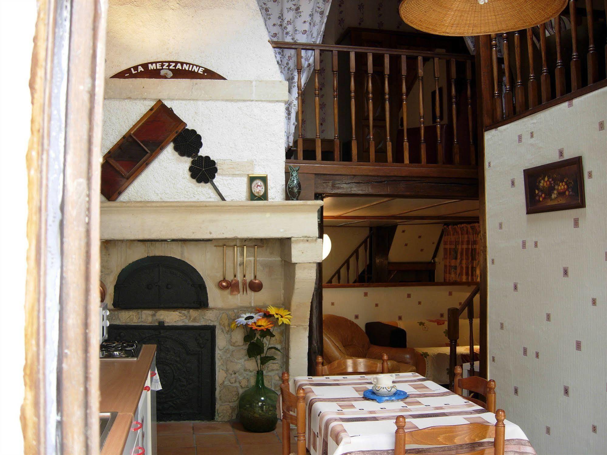 Logis Hotel Le Chantoiseau Chaumont-sur-Aire Eksteriør bilde